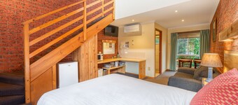 AAt 28 Goldsmith Motel