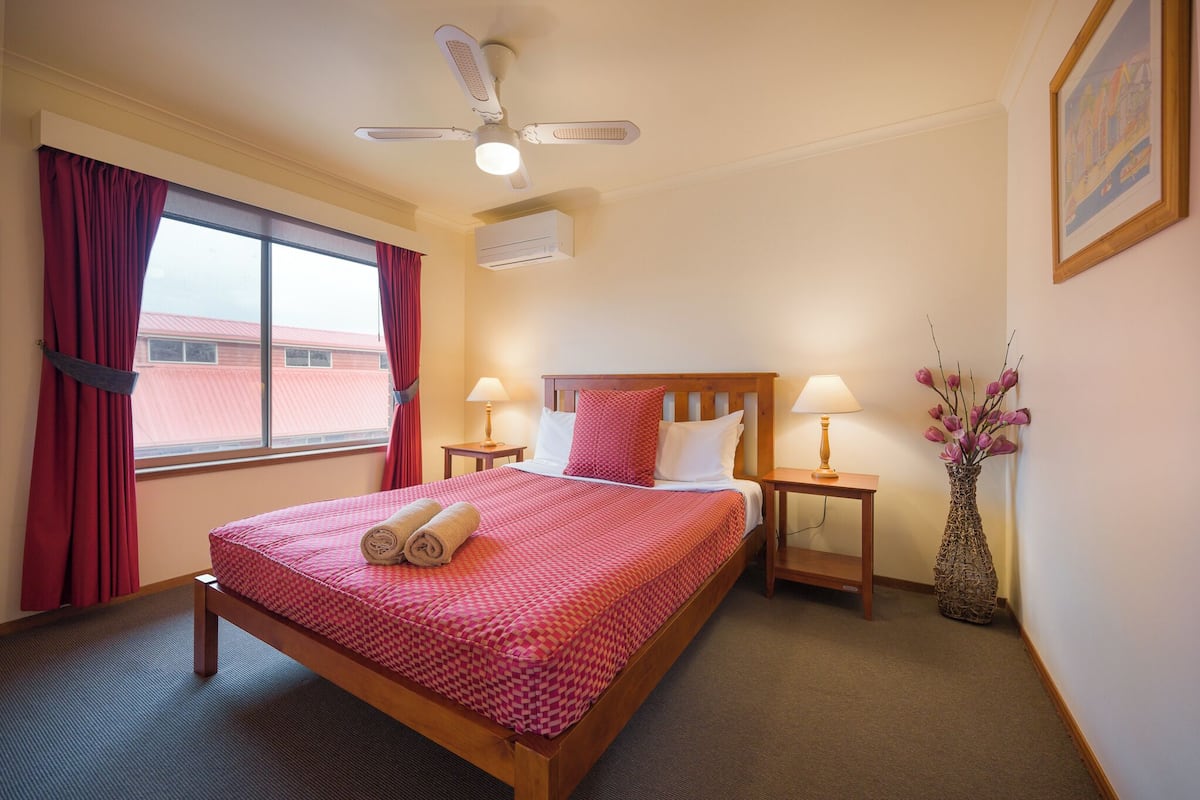 1 bedroom, premium bedding, minibar, individually furnished