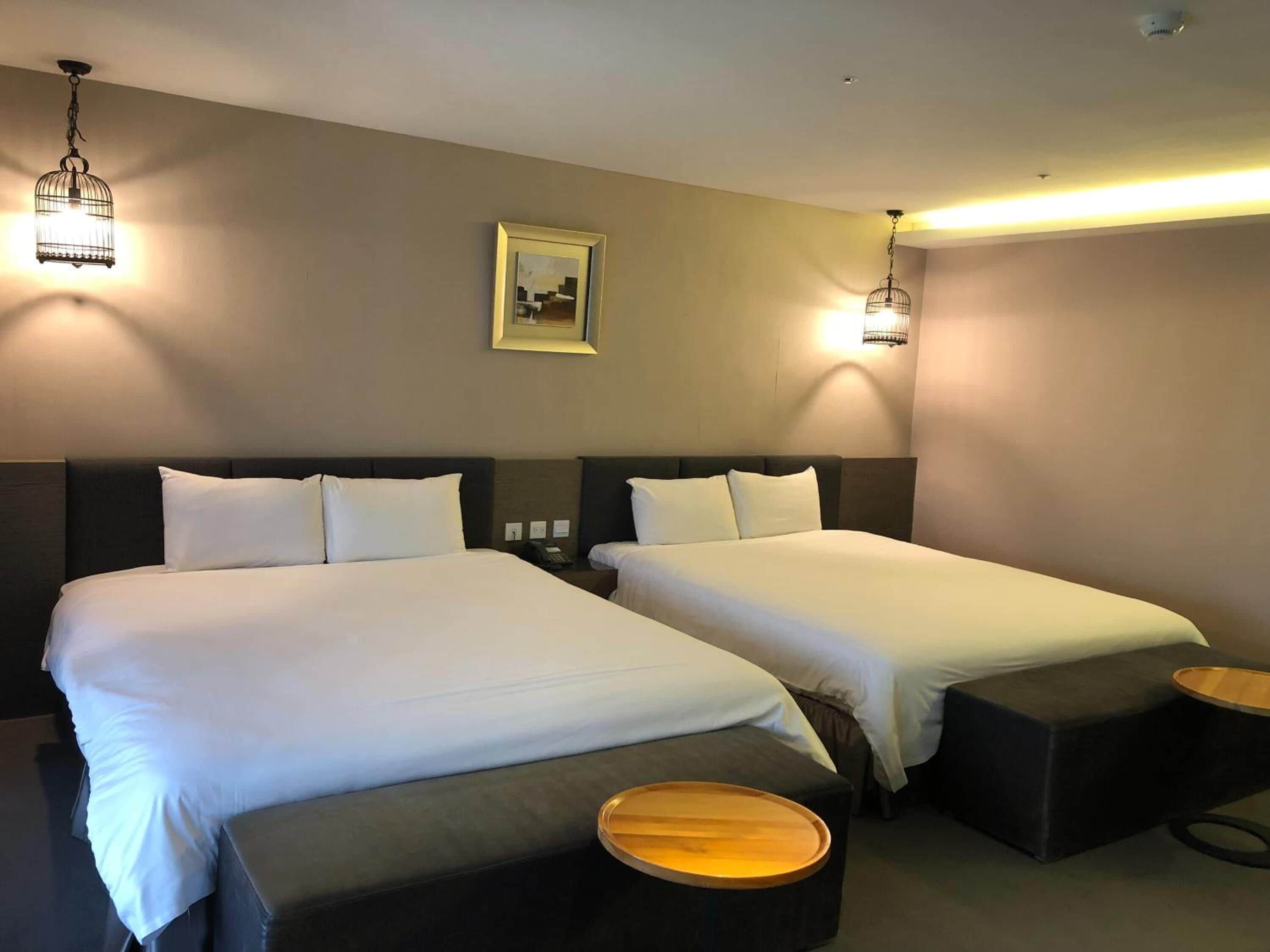 desk, soundproofing, free wifi, bed sheets