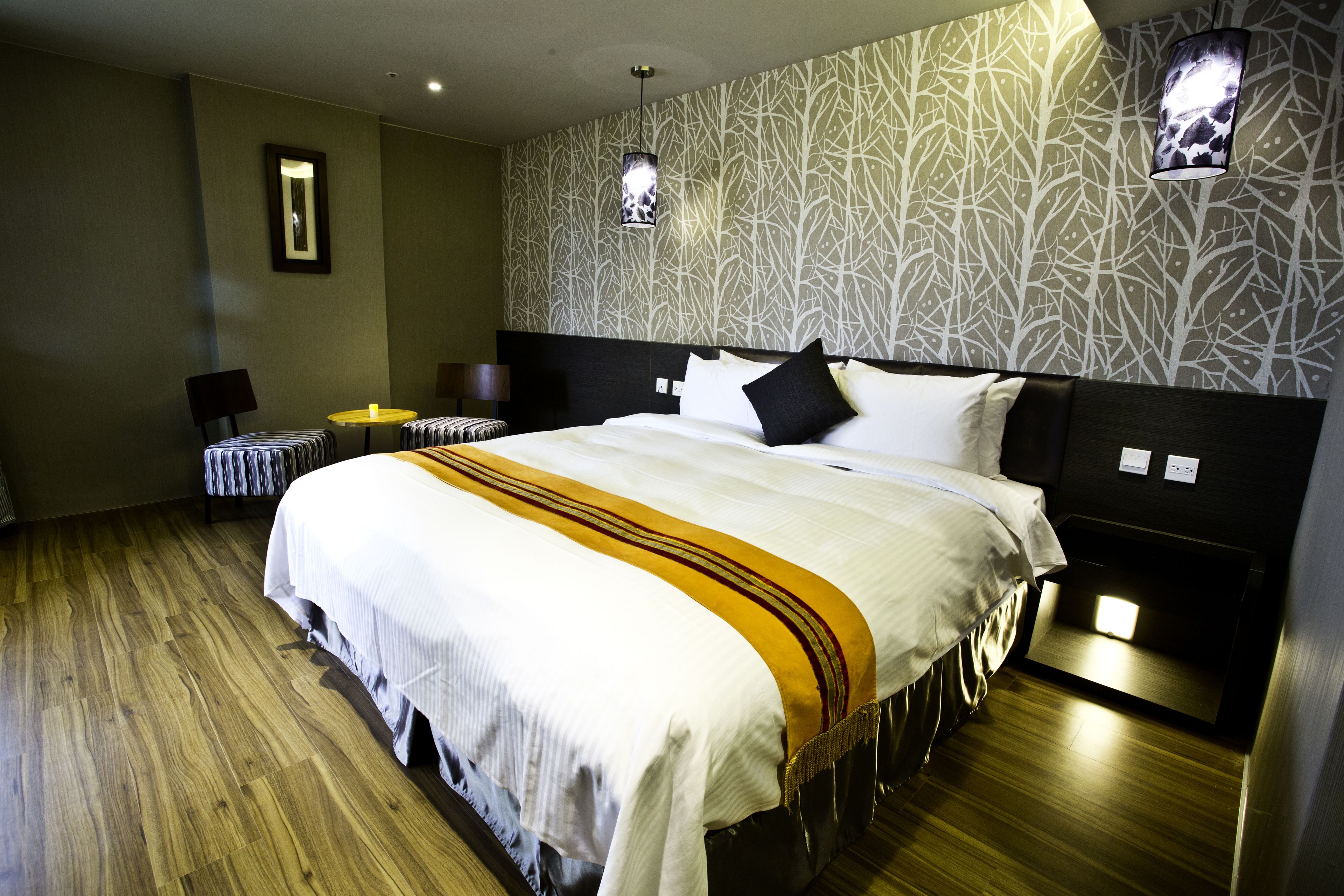 standard double room | desk, soundproofing, free wifi, bed sheets