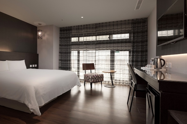 Standard Double Room | Desk, soundproofing, free WiFi, bed sheets