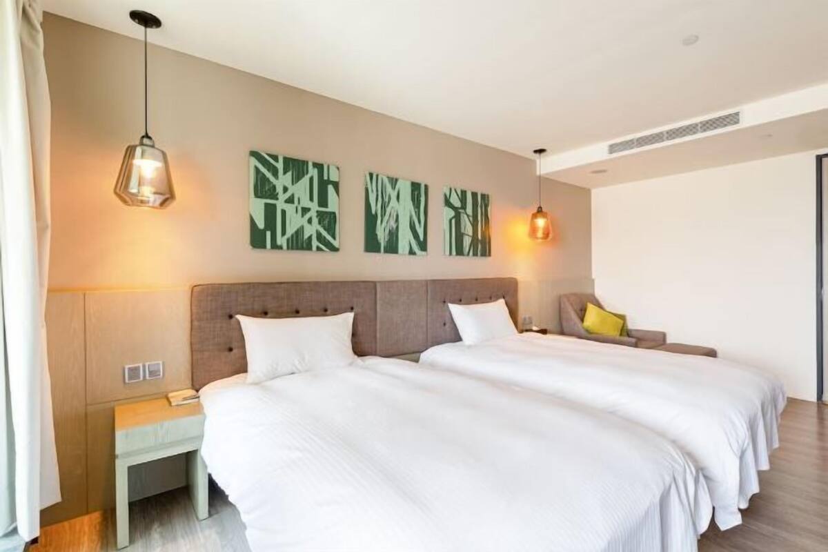 Down duvets, desk, soundproofing, iron/ironing board