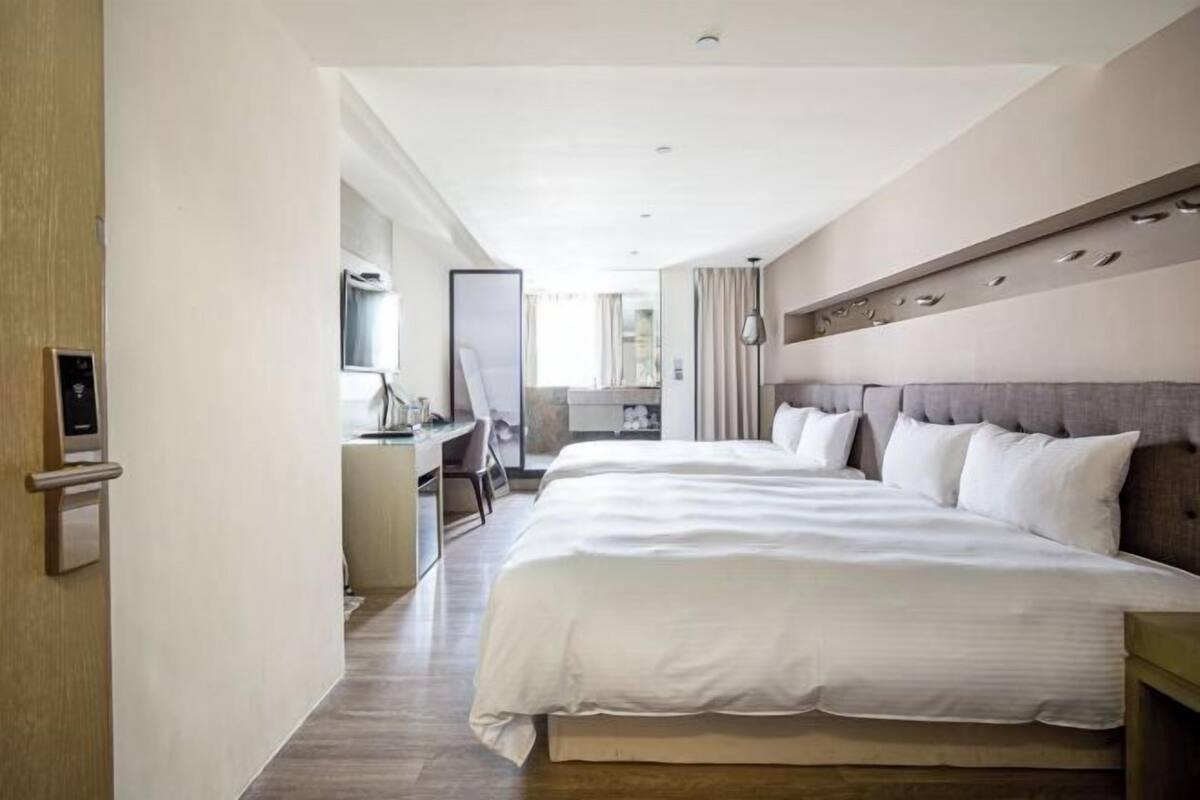 Down duvets, desk, soundproofing, iron/ironing board