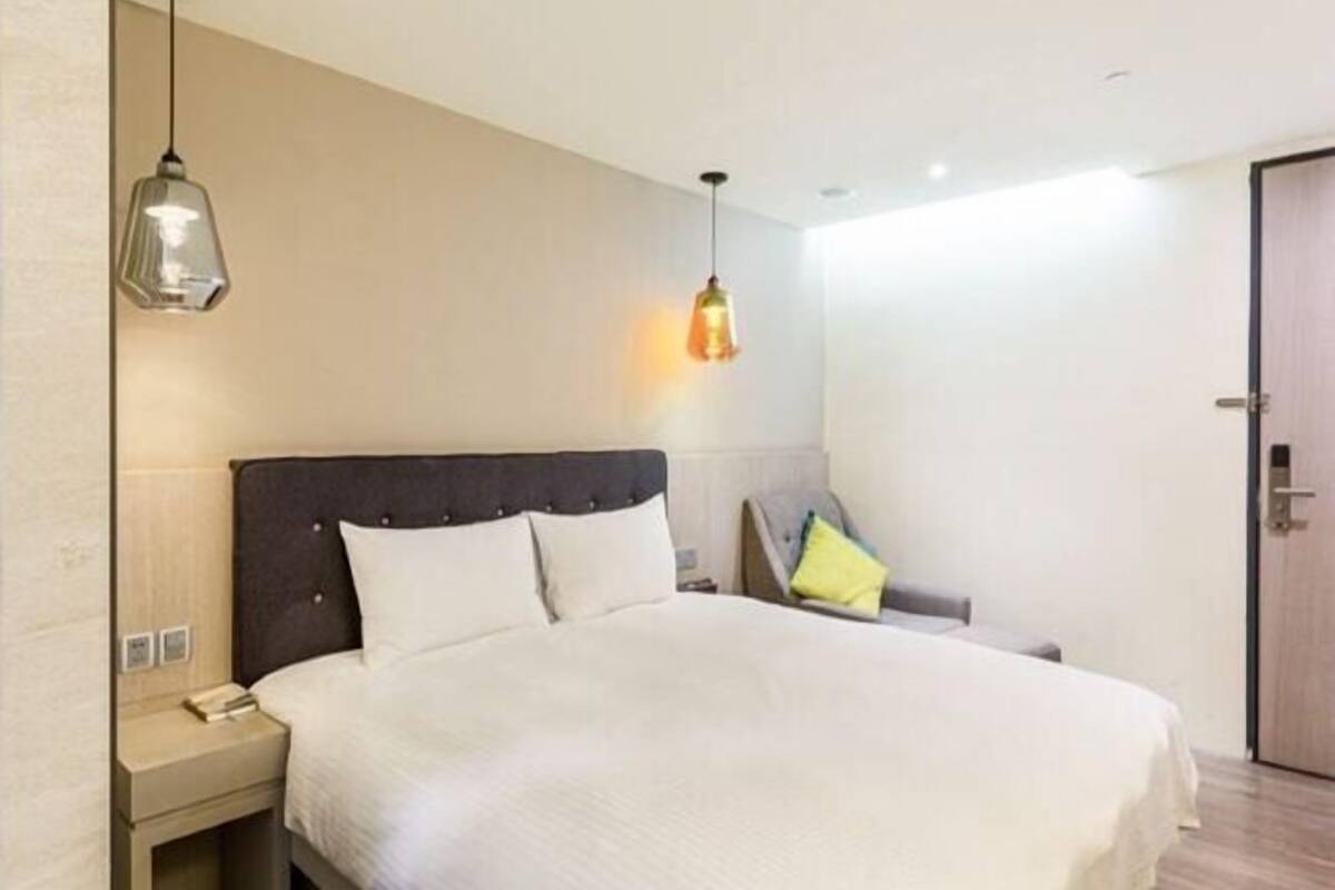 Down duvets, desk, soundproofing, iron/ironing board