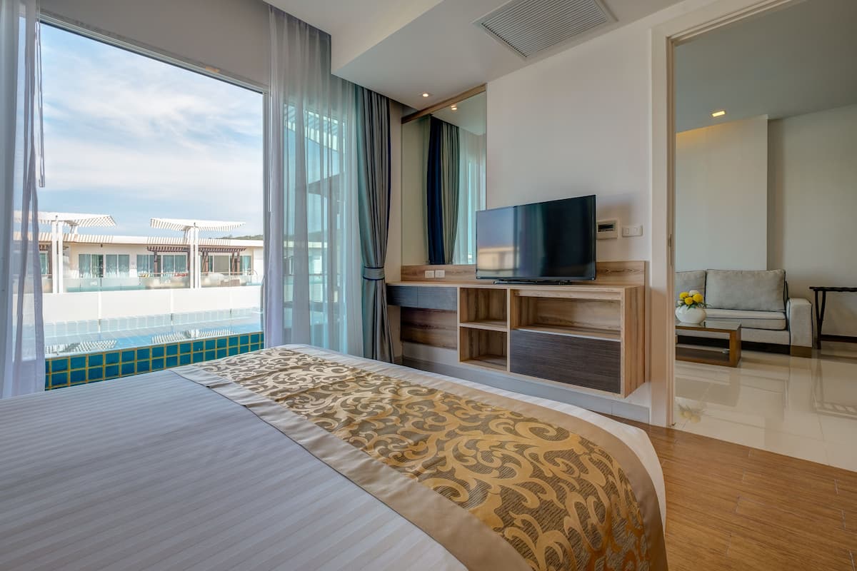 房內夾萬、手提電腦工作空間、隔音、熨斗/熨衫板