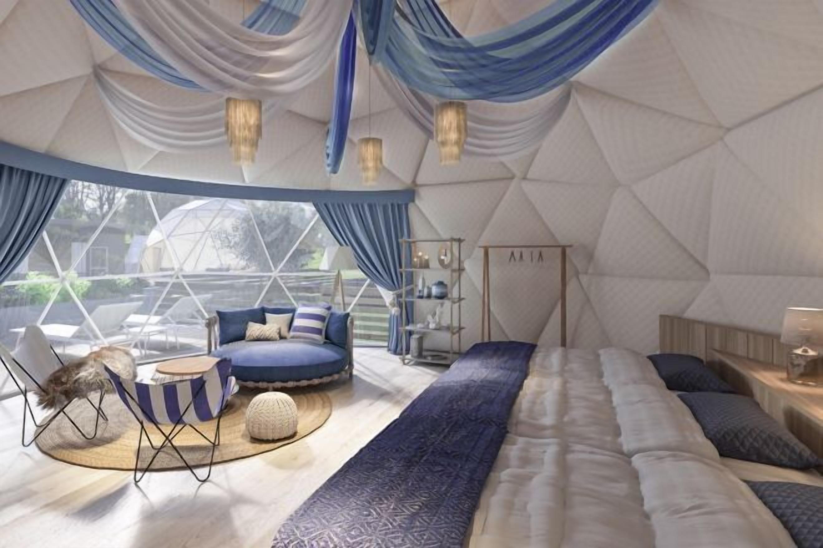 Een kluis op de kamer, een bureau, gratis wifi, beddengoed