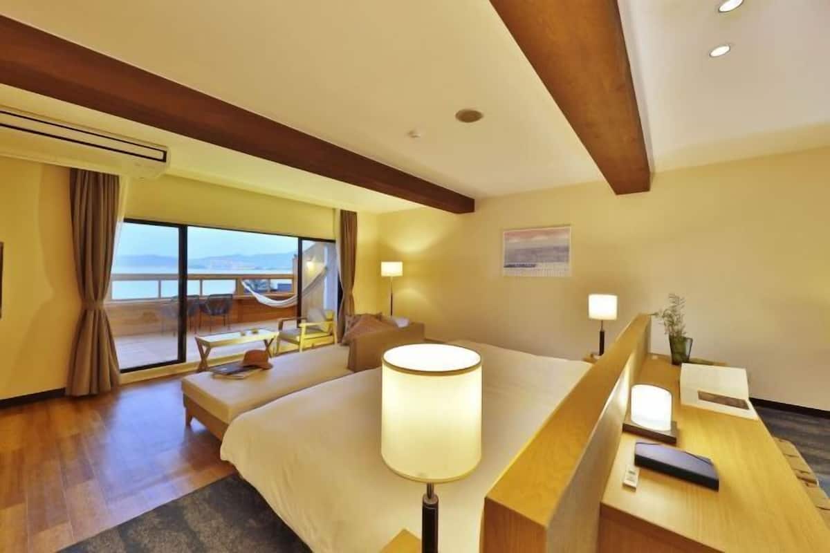 In-room safe, desk, free WiFi, bed sheets