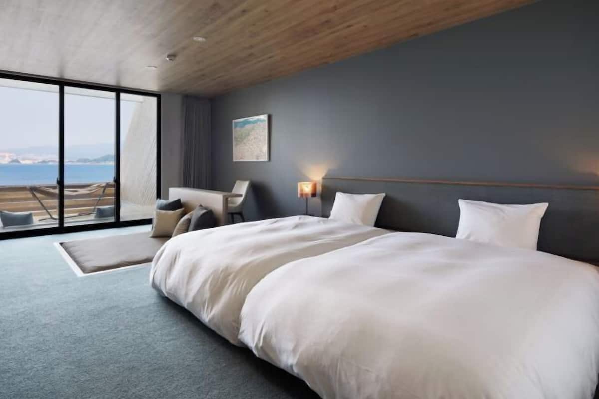 In-room safe, desk, free WiFi, bed sheets