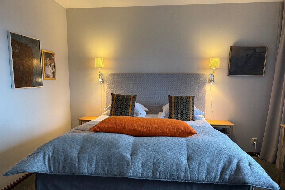Twin Room | Desk, free WiFi, individually furnished, bed sheets