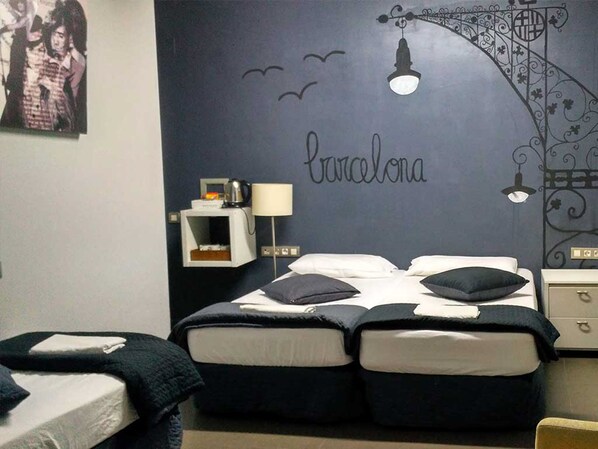 Quarto casal, banheiro privativo | Quartos à prova de som, ferros/tábuas de passar roupa, Wi-Fi de cortesia