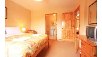 House, 3 Bedrooms | 3 bedrooms, iron/ironing board, free cribs/infant beds, WiFi