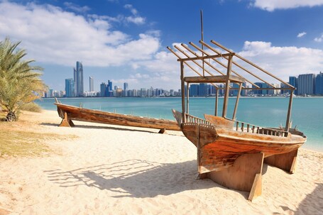 Courtyard by Marriott World Trade Center Abu Dhabi - Image 4