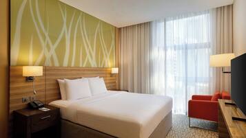 Suite, 1 Bedroom | Pillow-top beds, minibar, in-room safe, desk