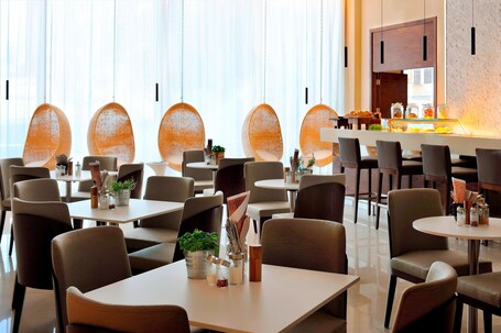 Courtyard by Marriott World Trade Center Abu Dhabi - Image 45