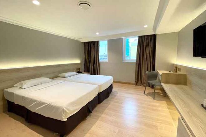 ミニバー、セーフティボックス (室内)  、ノートパソコン用作業スペース、ベビーベッド (無料)