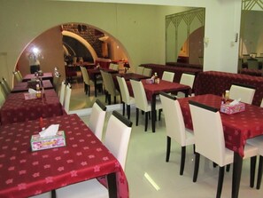 مطعم