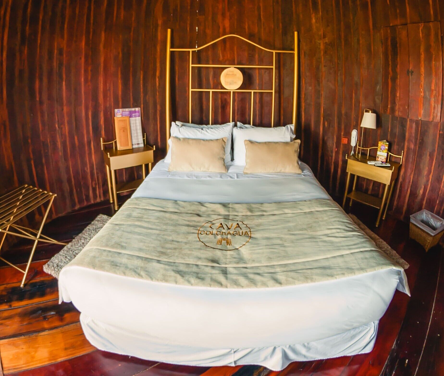 Ropa de cama de alta calidad y minibar 