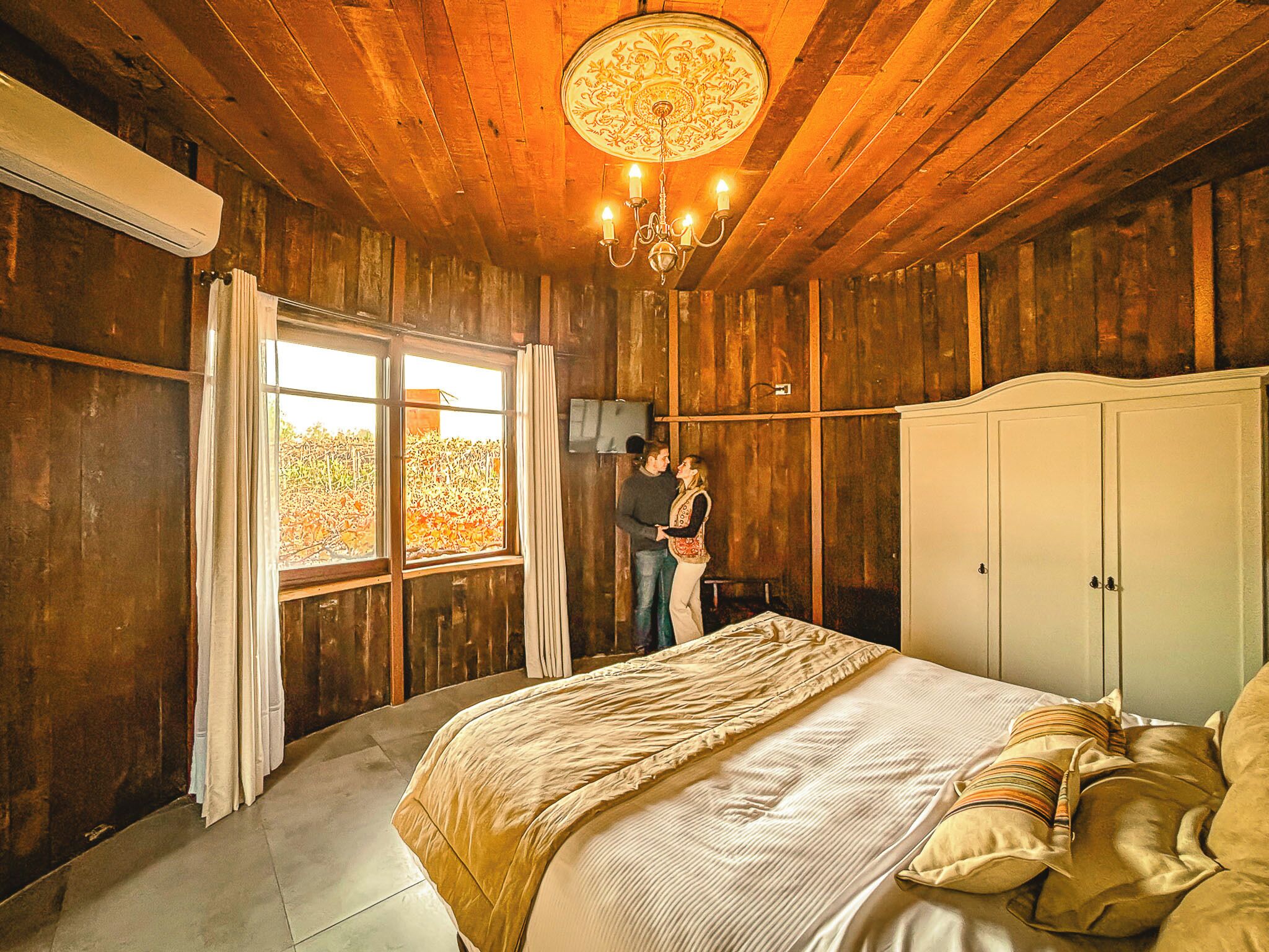 Ropa de cama de alta calidad y minibar 