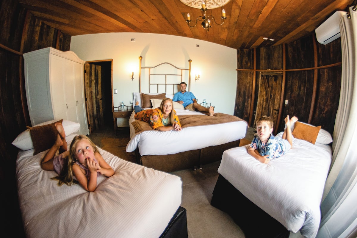 Premium bedding, minibar, in-room safe, bed sheets