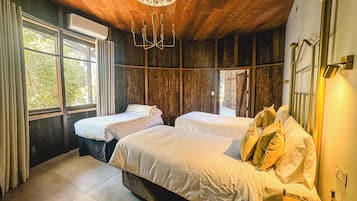 Icono, Habitación en Barrica de Vino | Premium bedding, minibar, in-room safe, bed sheets