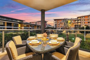 Luxury Apartment, 2 Bedroom + FREE CAR (Sleeps 5) | Terrace/patio - Darwin Waterfront Luxury Suites (Darwin)