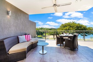 Lyxlägenhet - 1 sovrum - balkong - utsikt mot lagunen | Terrass/Patio