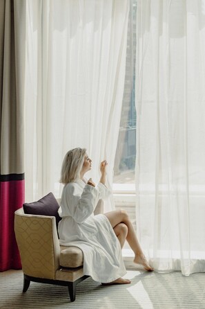 1 bedroom, premium bedding, down duvets, minibar