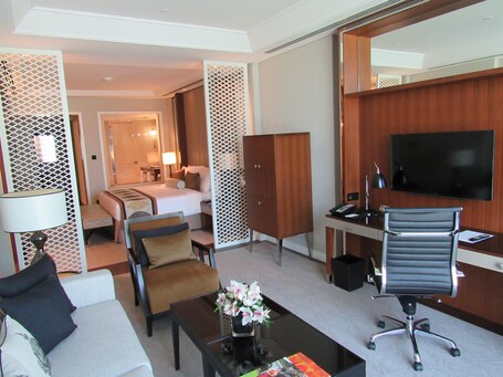 Taj Dubai - Image 17