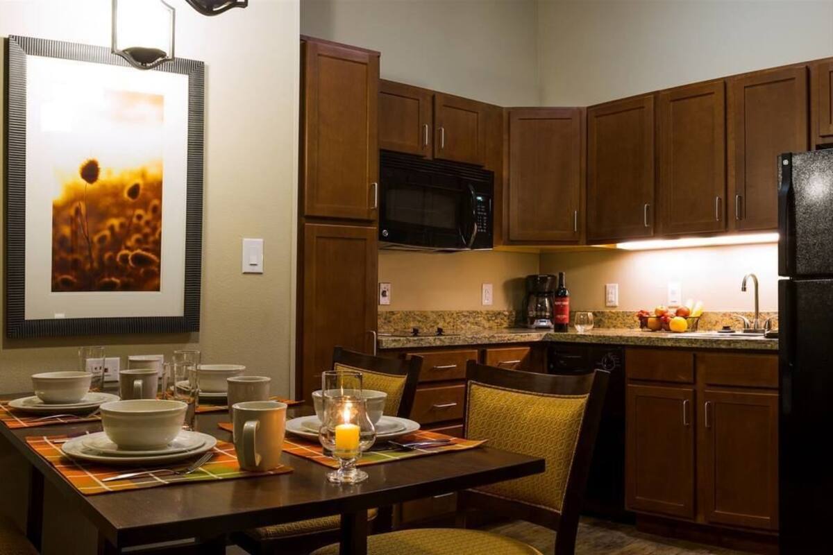 fridge, microwave, dishwasher, coffee/tea maker