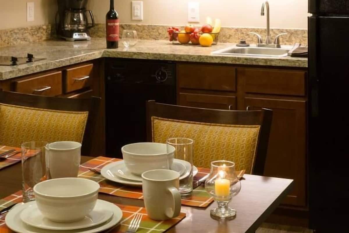 fridge, microwave, dishwasher, coffee/tea maker