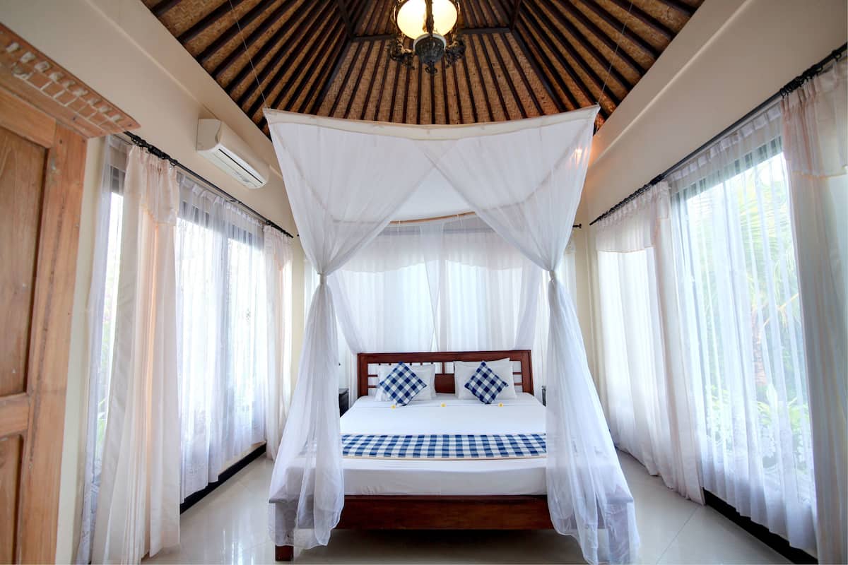 Quarto luxo | Frigobar, cofres nos quartos, escrivaninha, cortinas blackout