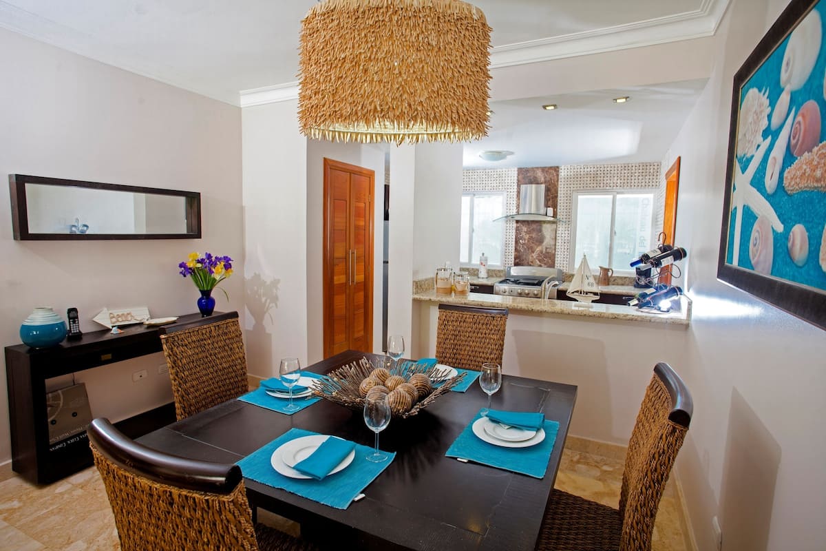 Suite, 1 Bedroom | In-room dining