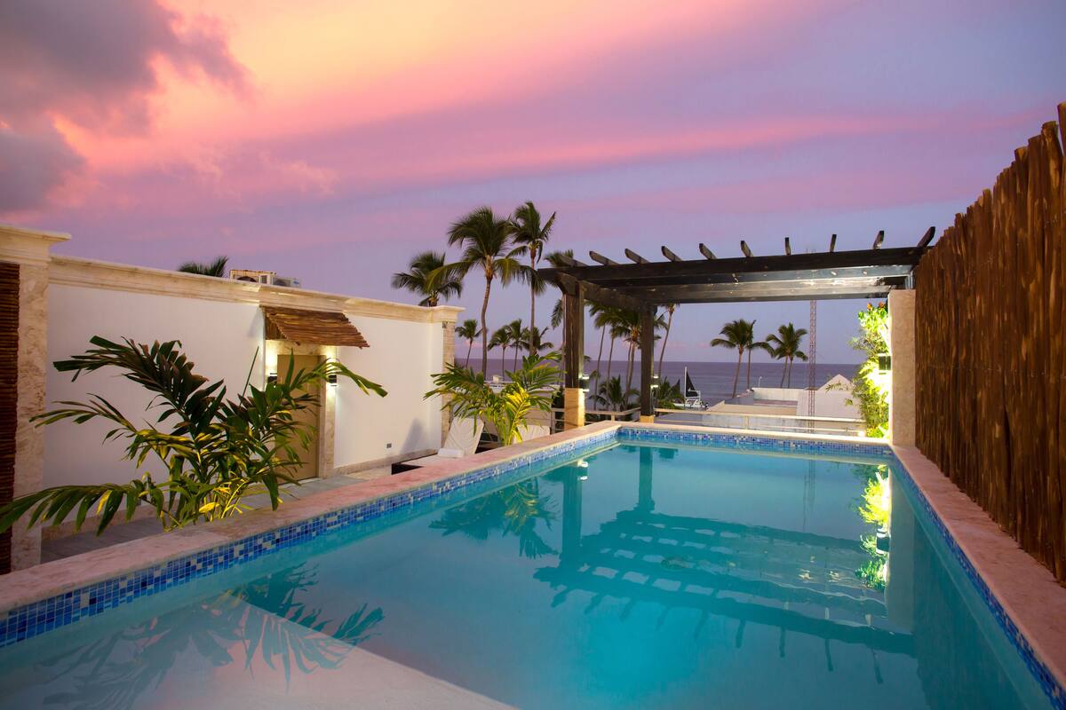 NEW Swim-up Penthouse Ocean View | Terrace/patio