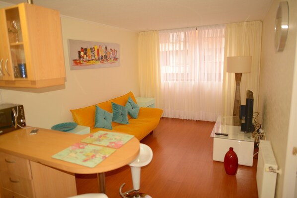 Apartment, 1 Bedroom | Living room