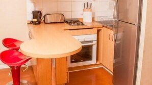Apartment, 1 Bedroom | Private kitchen - Chilean Suites Centro (Santiago)