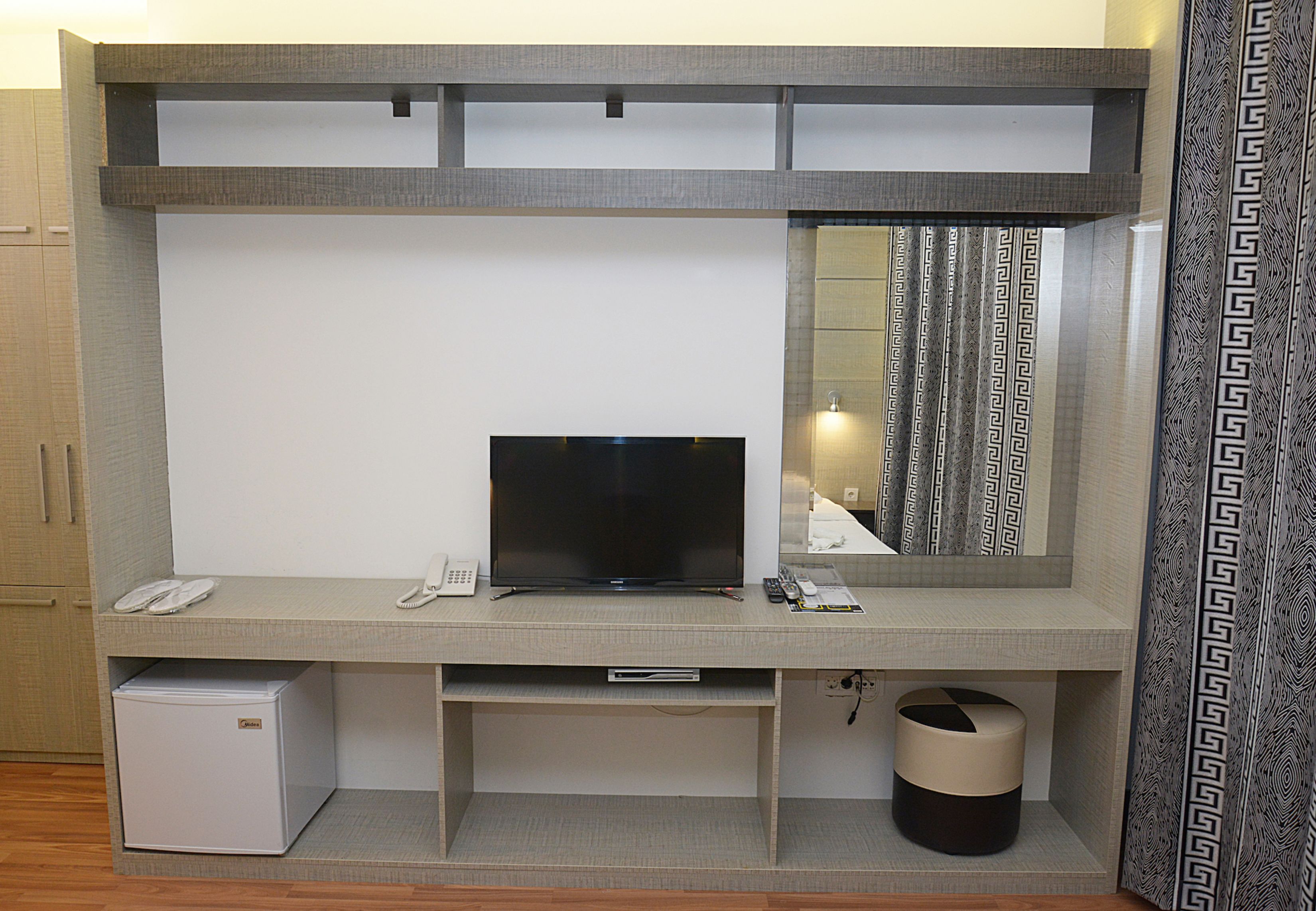 standard double room, 1 queen bed | room amenity