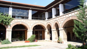 Unclassified image, 5 of 133, button - Hotel De KOKA (Skopje)