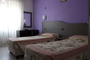 Habitació amb dos llits individuals (Twin Room) | Minibar, caixa forta a l'habitació, escriptori i bressols gratuïts