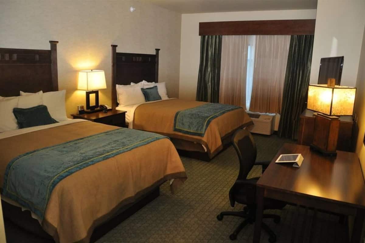 1 bedroom, in-room safe, desk, iron/ironing board