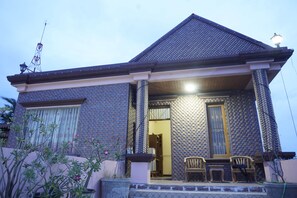 Terrace/patio - Hotel Rich Queen (Mandalay)
