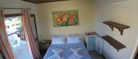 Quarto duplo superior | Frigobar, cofres nos quartos, Wi-Fi de cortesia, roupa de cama