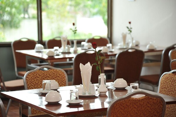 Breakfast area - Night Sweet Hotel (Mandalay)