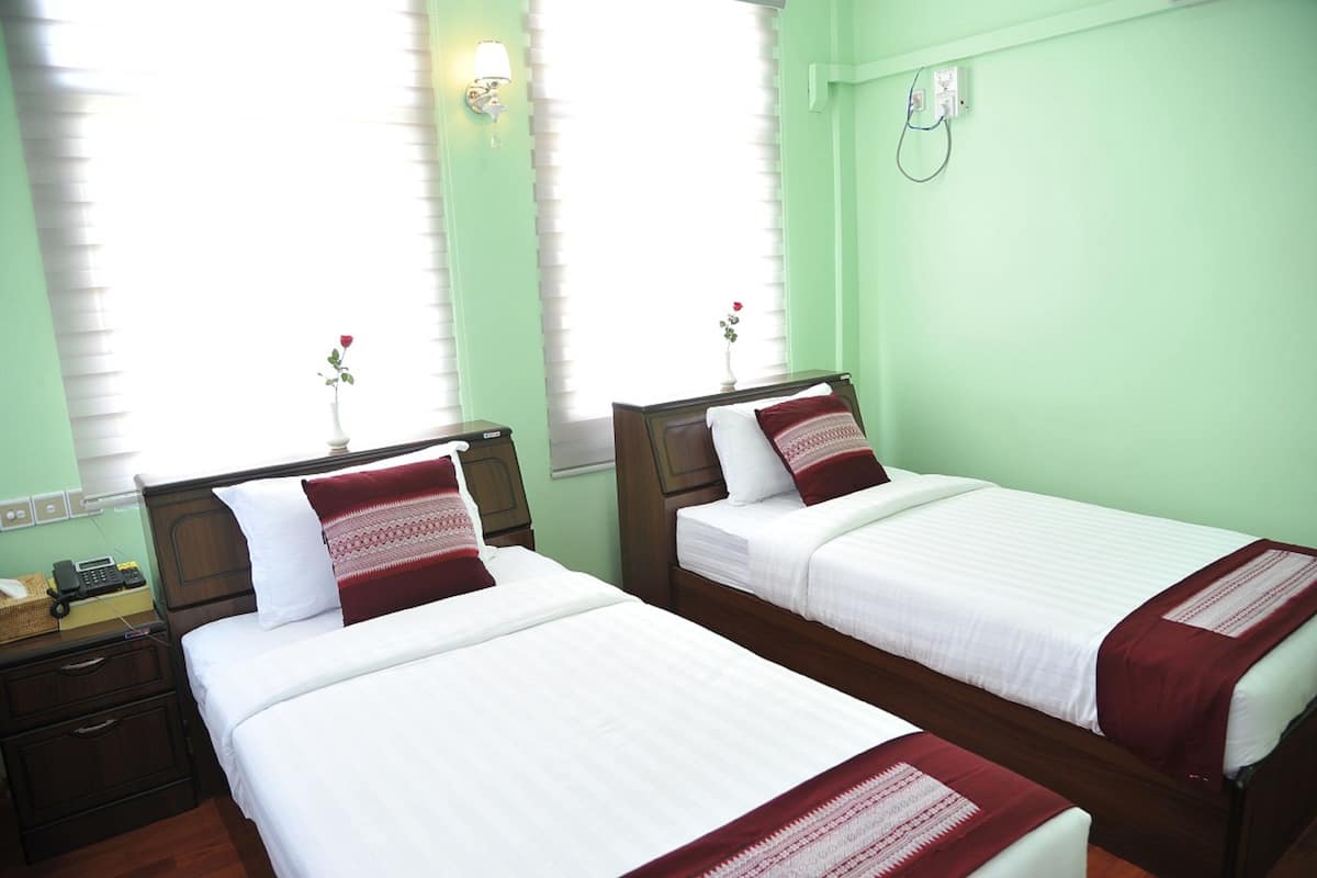 Kamar Superior | Minibar, brankas, meja kerja, dan tirai kedap cahaya