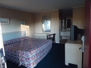 Room - American Inn Motel (Petersburg)