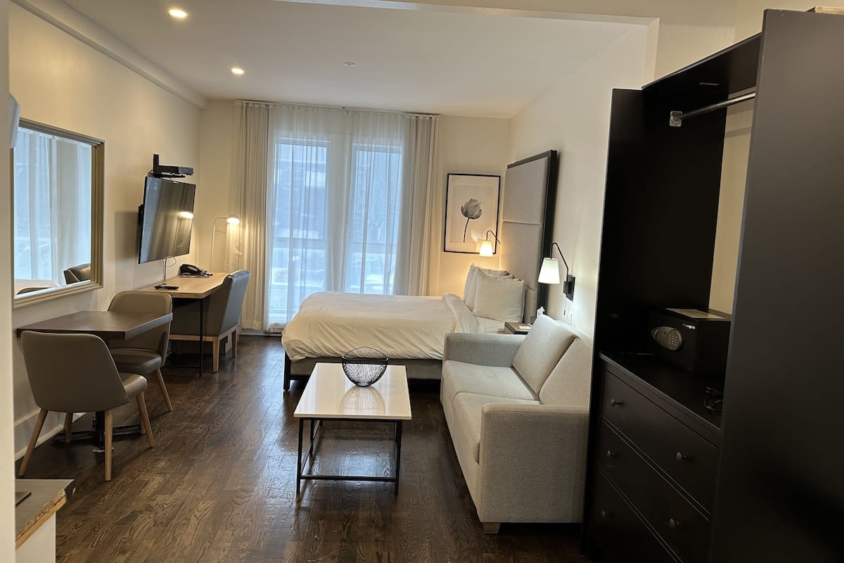 1 bedroom, in-room safe, desk, laptop workspace