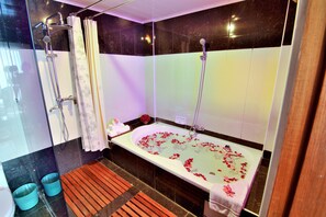 Bañera profunda
