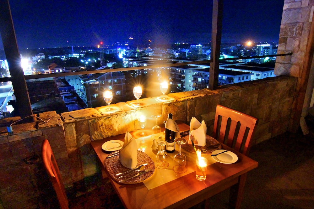 Shwe Ingyinn Hotel (SIG) Hotel by null