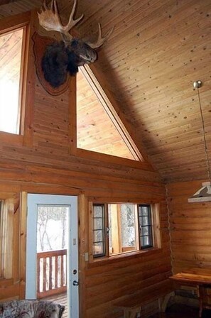 Cabin 5, 2 Bedrooms | Living area