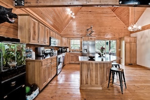 Luxury Cabin | Private kitchen - Lake Forest Luxury Log Cabins (Eureka Springs)