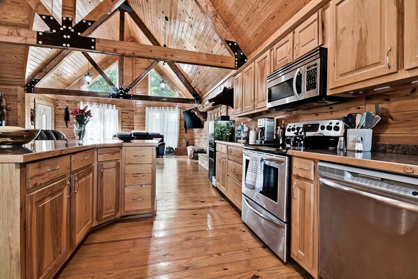 Luxury Cabin | Private kitchen | Full-sized fridge, coffee/tea maker, toaster, blender